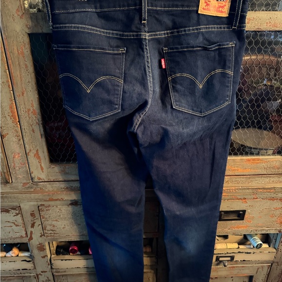 Levi’s Women's Dark Wash Jeans - Picture 3 of 3